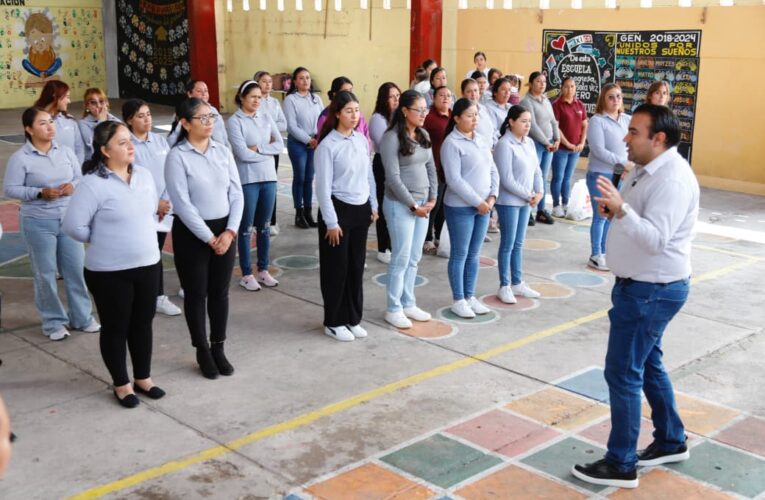 Entrega Municipio de Colón apoyos a educadoras comunitarias del CONAFE