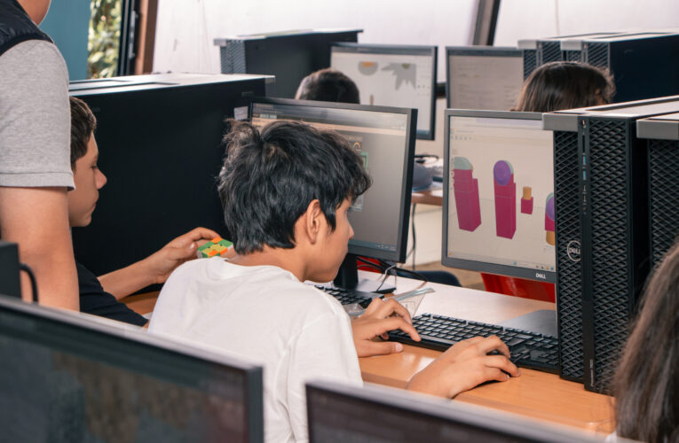 UT San Juan acerca a adolescentes a la ciencia y la tecnología con curso de verano