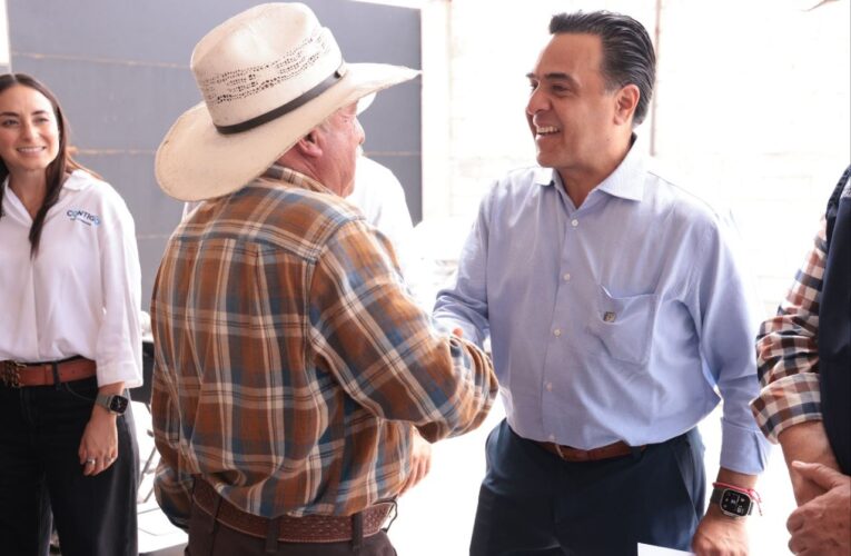 Luis Nava entrega apoyos para fortalecer la economía de familias en Amealco