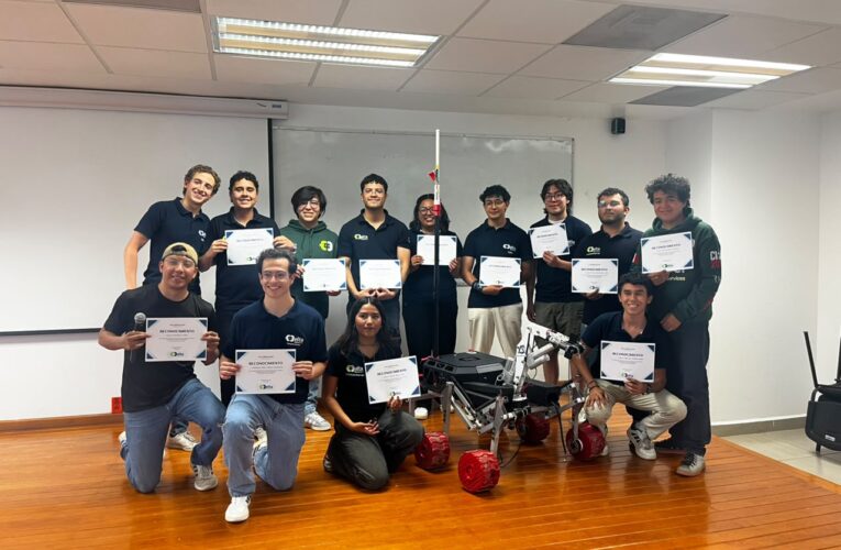 Estudiantes de la UNAQ representarán a México en competencia internacional con rover de desarrollo propio