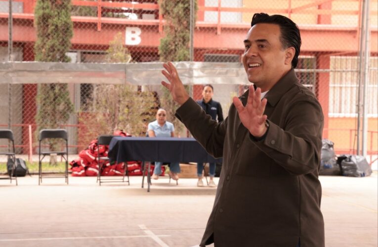 Luis Nava refuerza cultura de prevención con capacitación a Promotores de la Paz