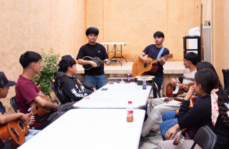 SECULT impulsa el relevo generacional para mantener viva la tradición del huapango en Querétaro