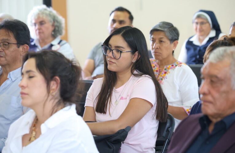 Analizan escuelas particulares de Querétaro impacto de regulación de celulares en las aulas