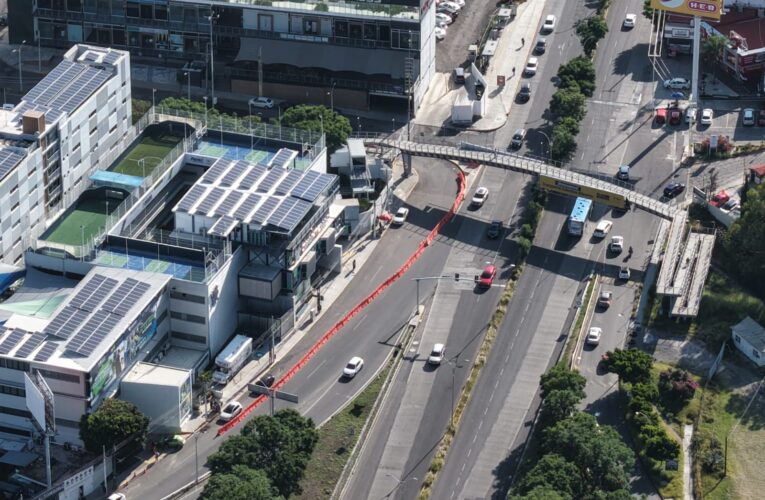 Ajustan circulación en Prol. Constituyentes ante afectaciones por obras en la carretera 57