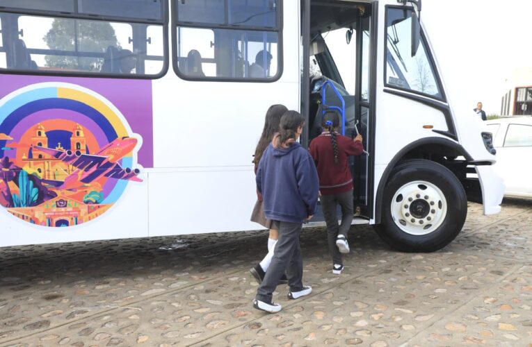 Colón inicia ciclo escolar 2026-2027 con transporte gratuito para estudiantes de sus 53 comunidades