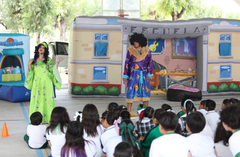Llevan a escuelas de Querétaro teatro, juegos y actividades para promover una vida saludable