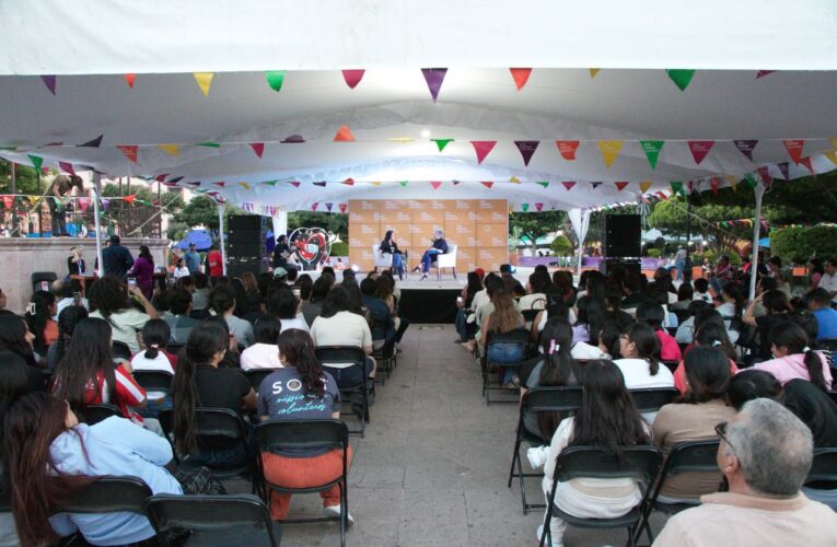Colón vive una jornada de letras, reflexión y música con el Hay Festival