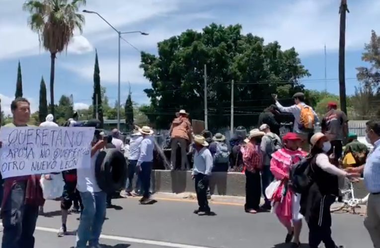 Red en Defensa del Agua protesta contra Ley de Aguas, granaderos acaban con la manifestación