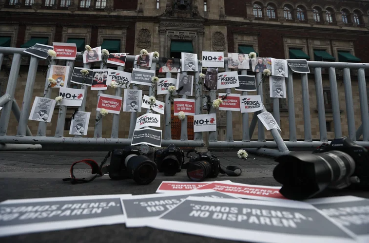 AMLO lamenta asesinato del periodista Fredid Román